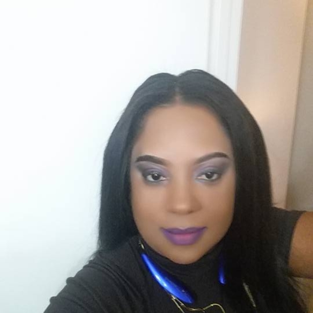 Meet your Posher, Denise