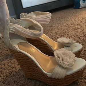 White Gianni Bini wedges