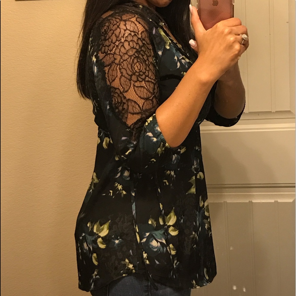 Blouse - Picture 2 of 4