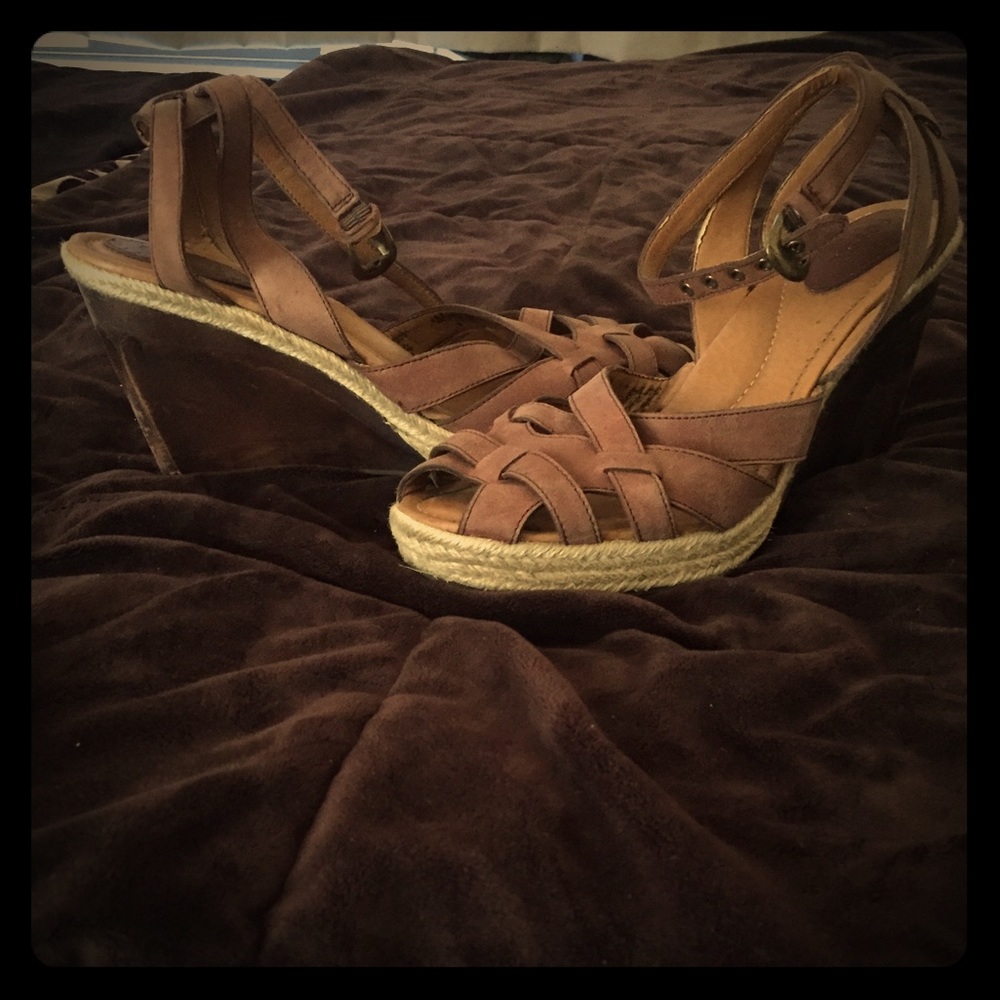 Size 8.5 brown Fossil espadrilles