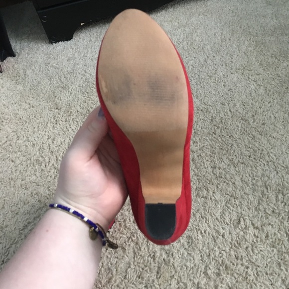 Red sued heels - Picture 5 of 5