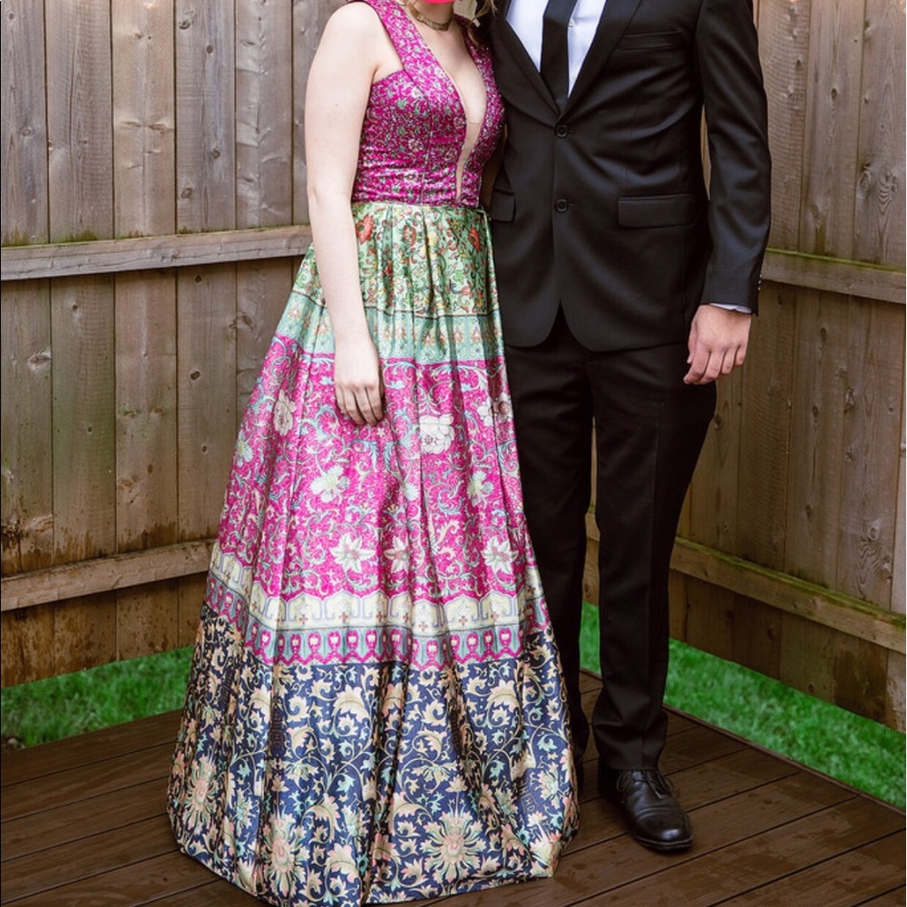 Sherri Hill beaded print gown, Size 6 Prom Dress