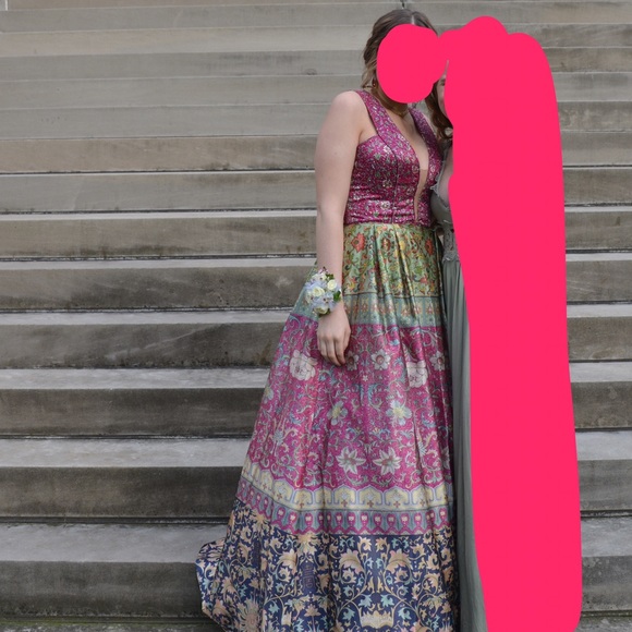 Sherri Hill beaded print gown, Size 6 Prom Dress - Picture 2 of 3