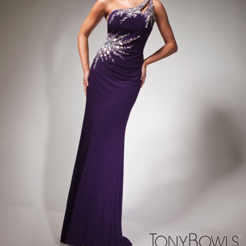 Tony bowls prom dress