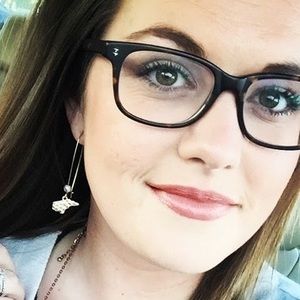 Meet your Posher, Emily lanier