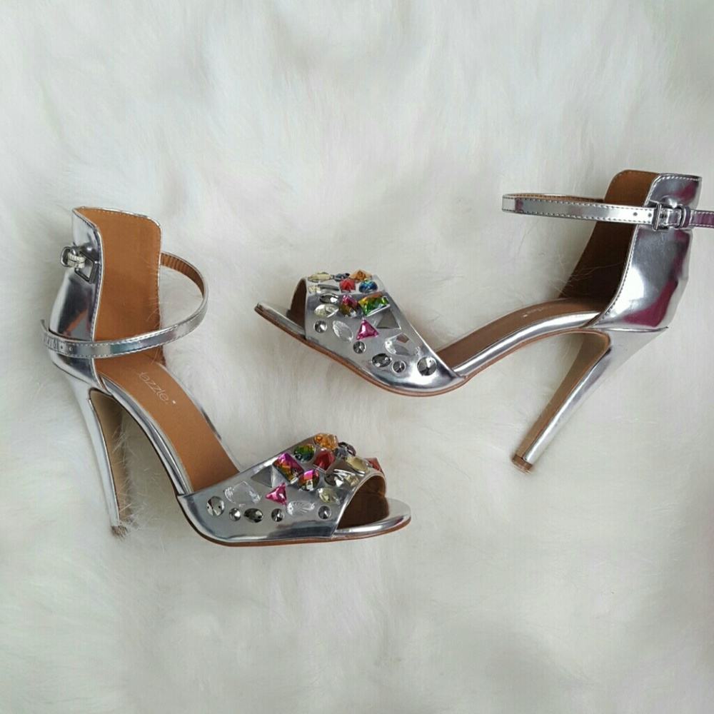 NITB silver ankle strap sandals sz 6