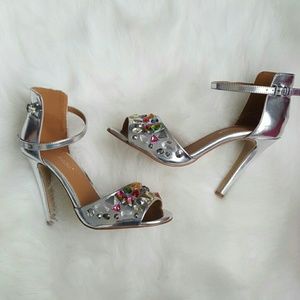 NITB silver ankle strap sandals sz 6