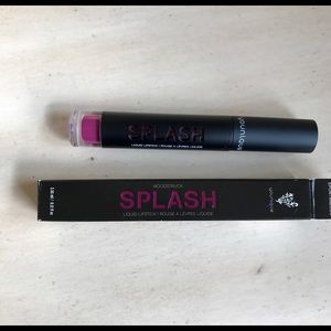 Younique Splash Liquid Lipstick in Spontaneous
