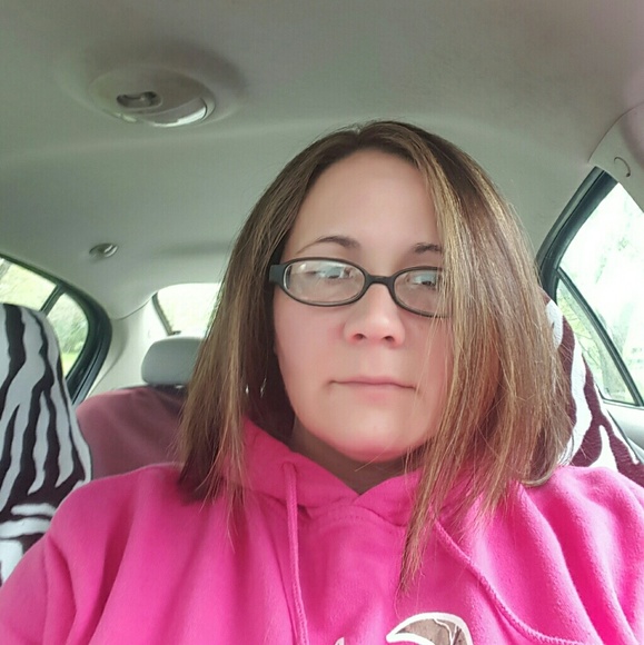 Meet your Posher, Cheryl - Picture 1 of 1
