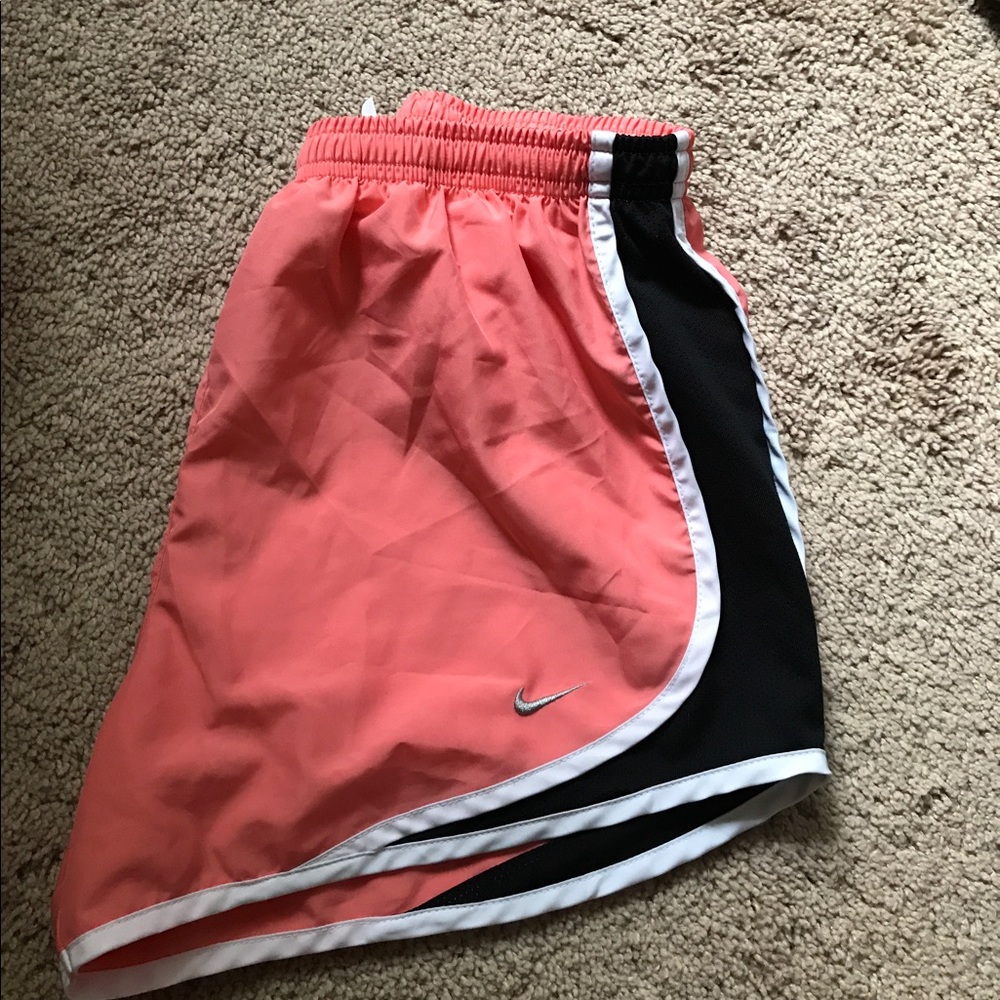 NIKE PINK SHORTS