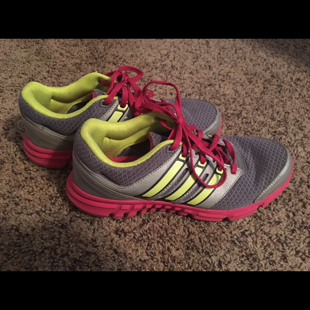 Adidas youth 5 women's 6.5us