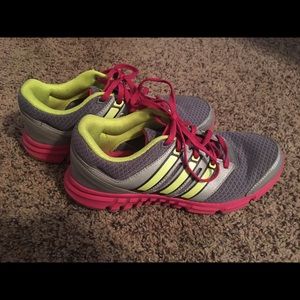 Adidas youth 5 women's 6.5us