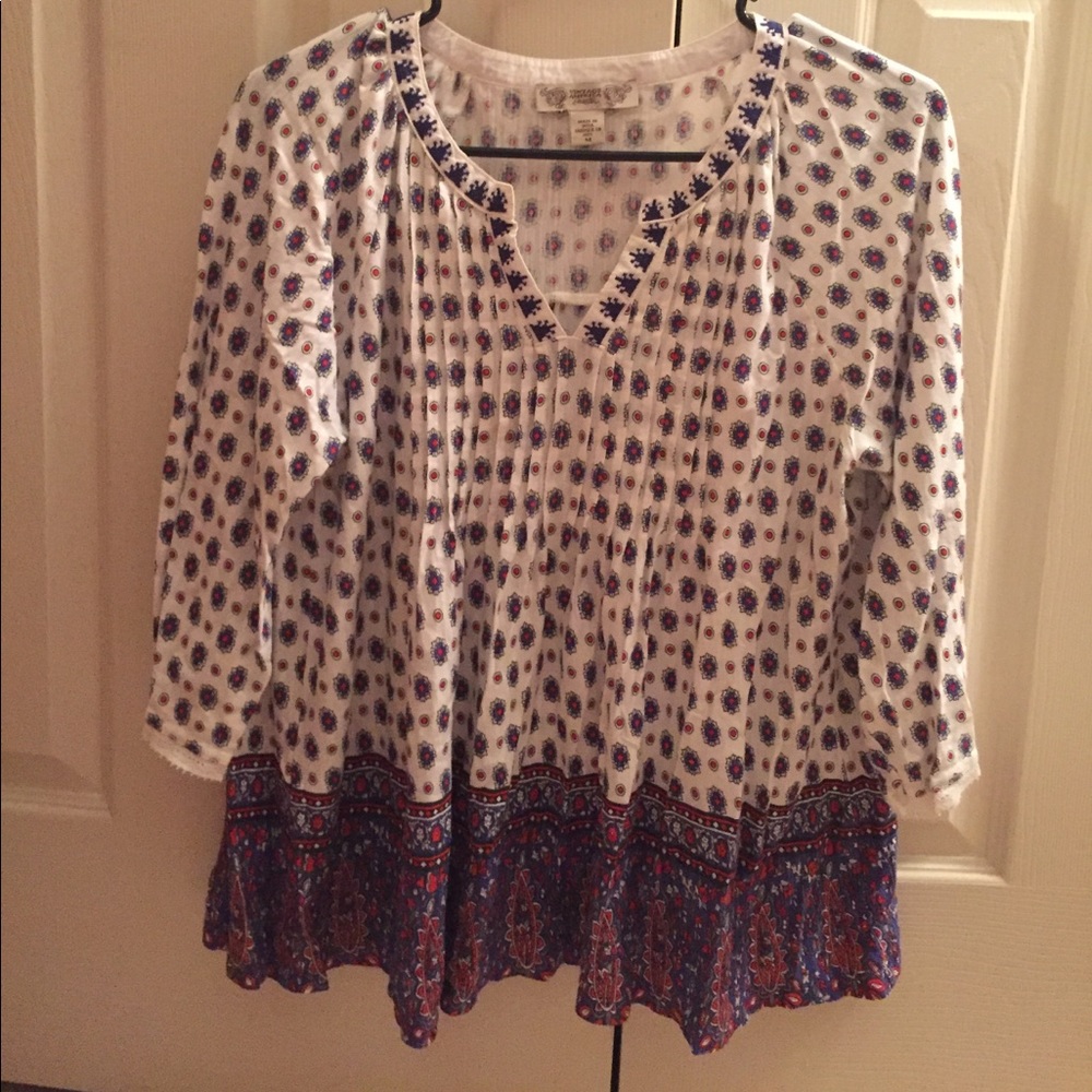 Flowy Vintage-Designed Top