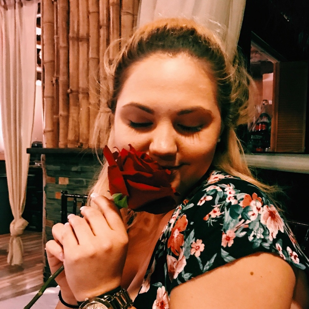 Meet your Posher, Anjelica