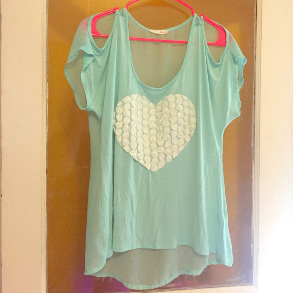 💙Sale💙Teal heart top with cold shoulder