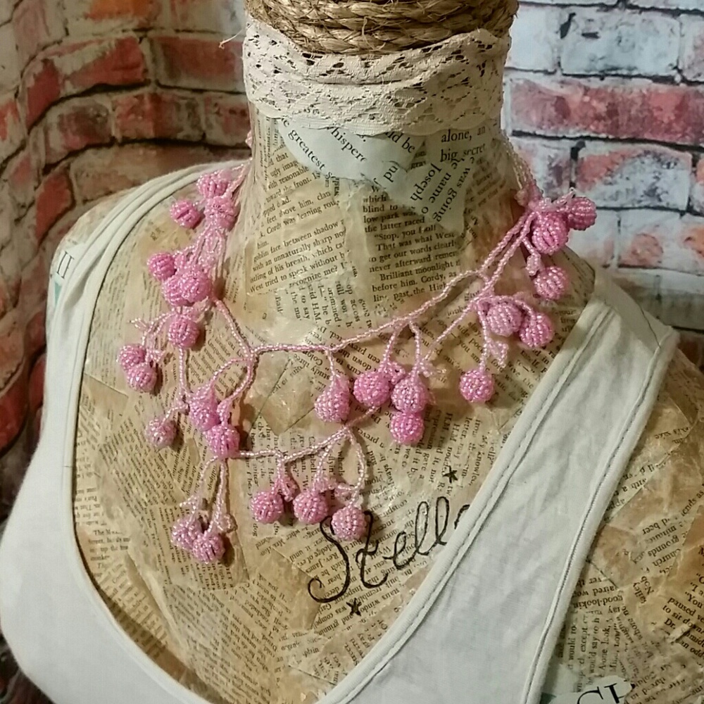 🌻Adjustable Seed Bead Necklace Pink Cherries BOHO - Picture 2 of 3