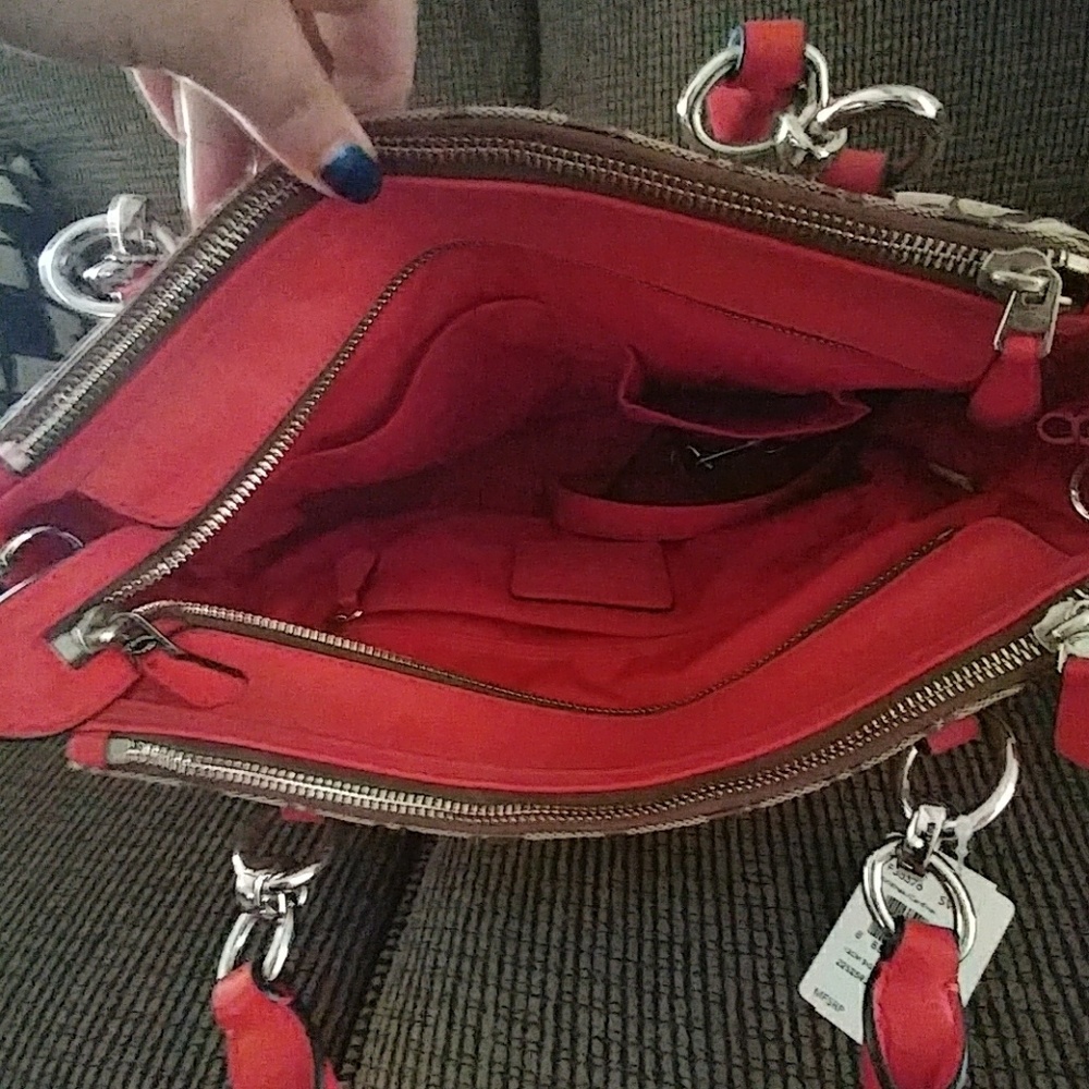 Coach purse - Picture 4 of 4