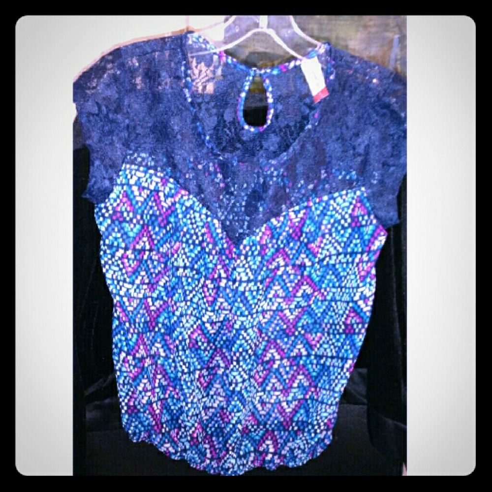 No Boundaries summer top.