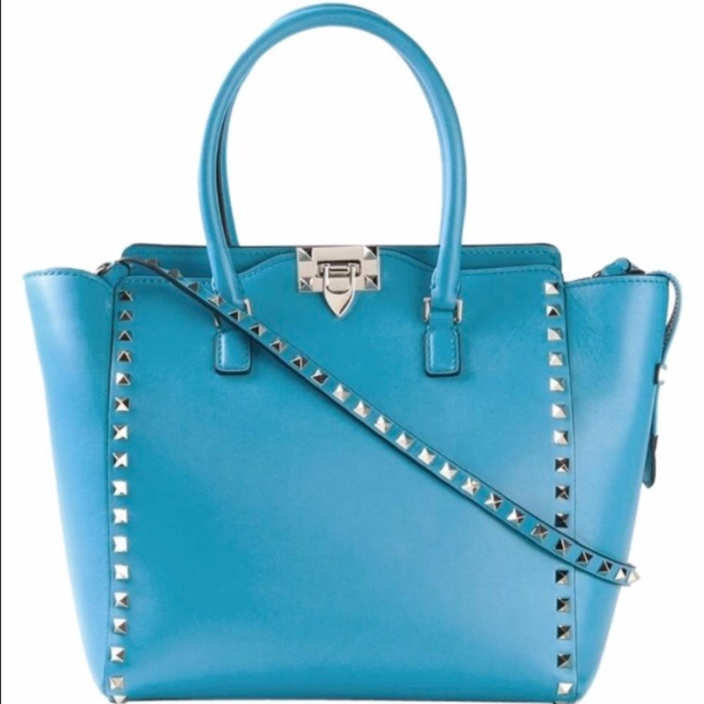 🎉HOST PICK🎉VALENTINO Rockstud Pagoda Paris Blue