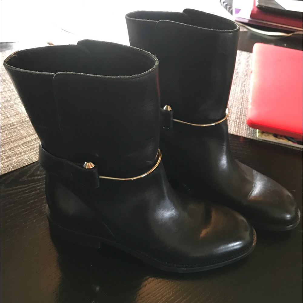 Authentic Balenciaga Boots ! F/Call❣️
