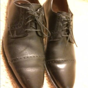 10.5 Allen Edmonds in black.