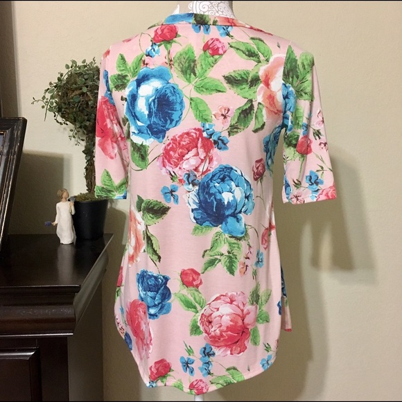 Floral Print Asymmetrical Top - Picture 4 of 6