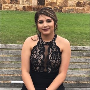 Meet your Posher, Anissa