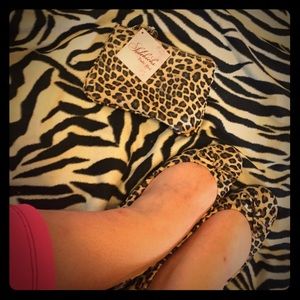 💚Sale💚Leopard print Sidekicks