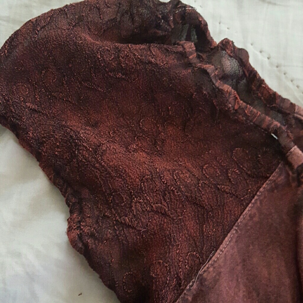 Burgundy embroidered top - Picture 3 of 6