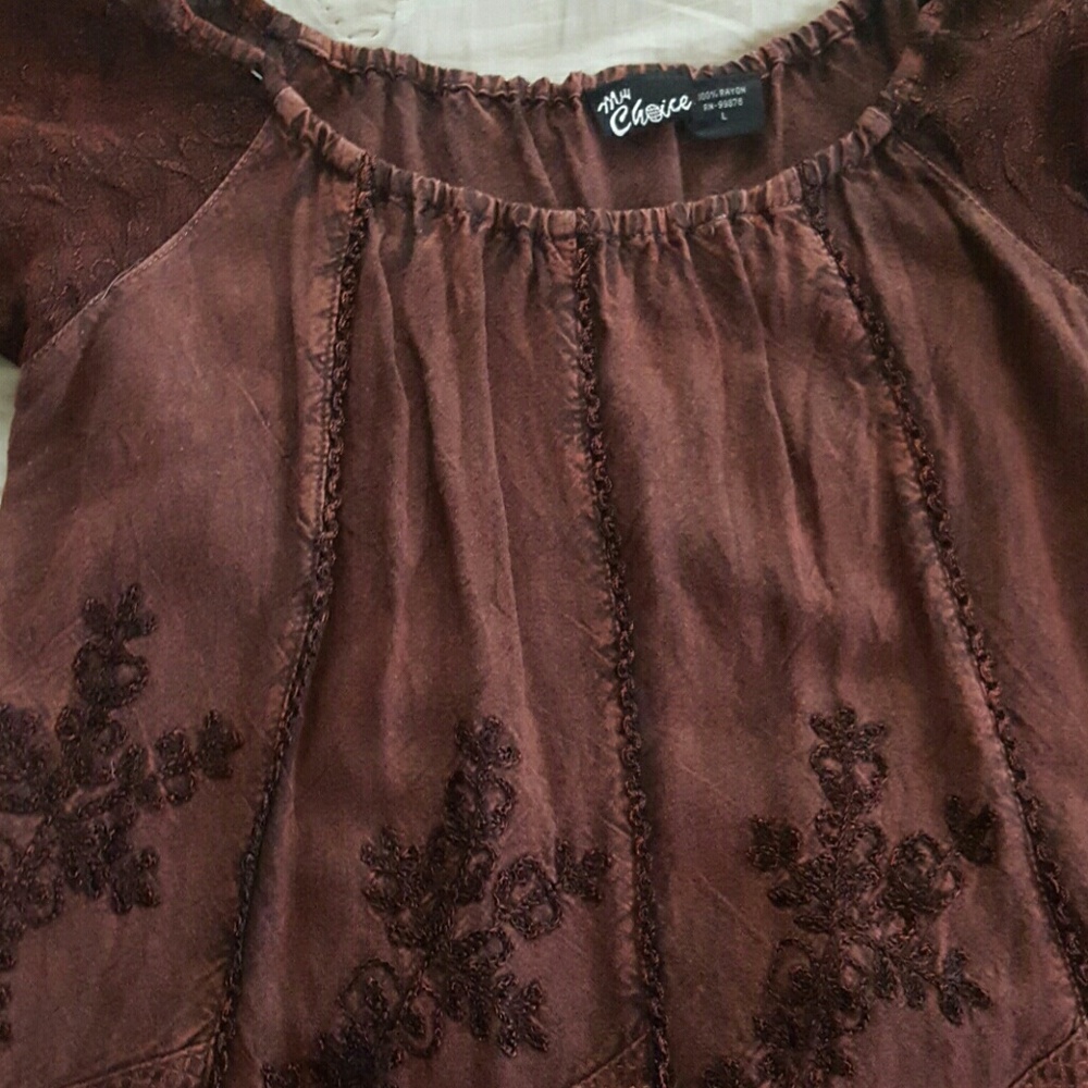 Burgundy embroidered top - Picture 4 of 6