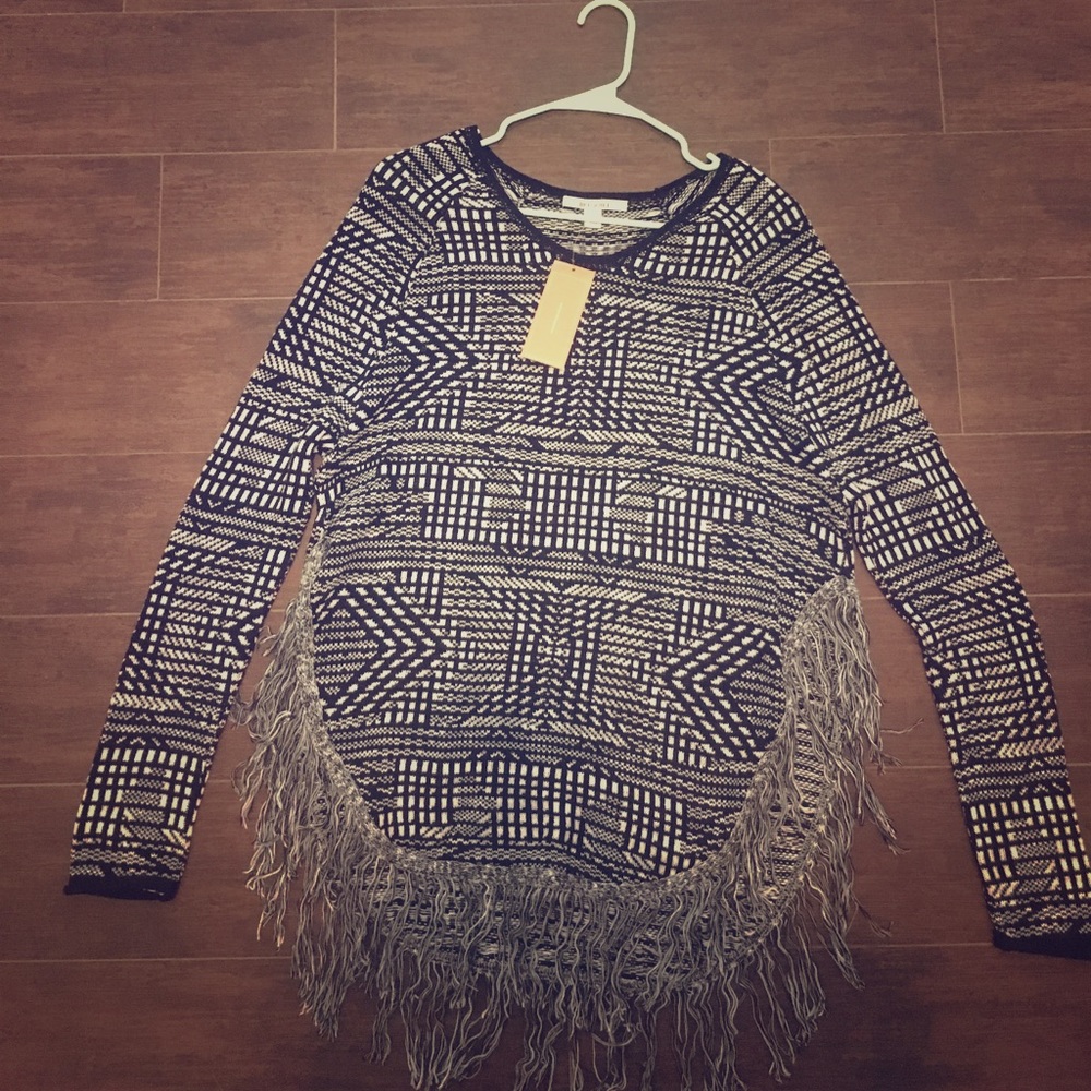 Black and white pattern sweater