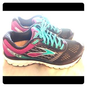 Brooks ghost 9 running shoes