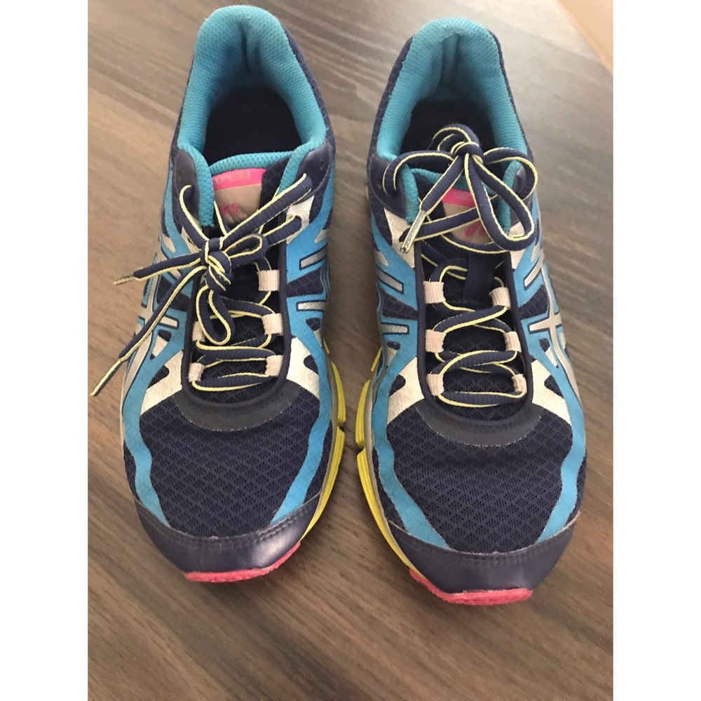 Size 7 Asics sneakers