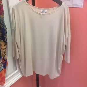 3/4 sleeve Piko top!!!!