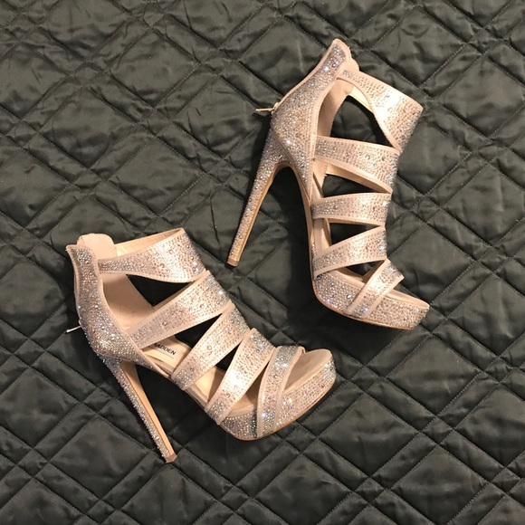 Steve Madden Shoes - Platforms ❤️