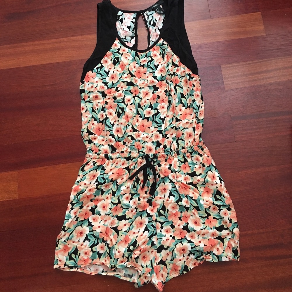 NWOT Floral print forever21 romper