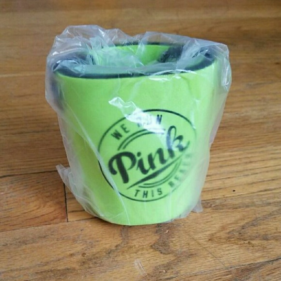 🏖PINK VICTORIA'S SECRET FANNY PACK & DRINK COOZY! - Picture 3 of 3