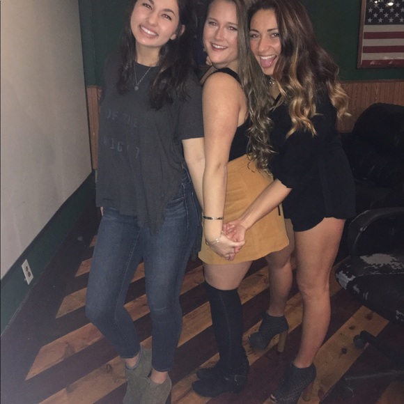 Meet your Posher, Taylor - Picture 4 of 5