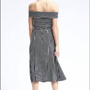 Banana Republic Dresses - Banana Republic Stripe Off the Shoulder Midi Dress Banana Republic Dresses - Banana Republic Stripe Off the Shoulder Midi Dress