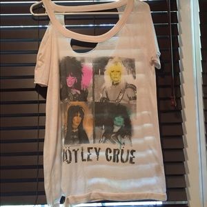 Chaser motley crew sliced tee