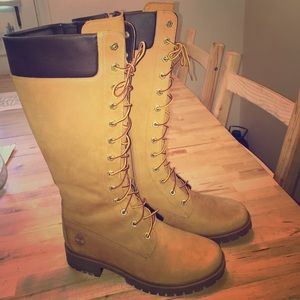 Zip-up Timberland Boots