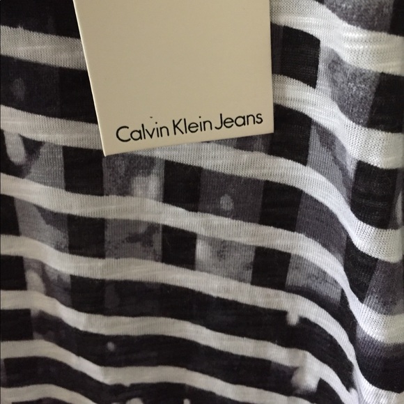 Calvin Klein top - Picture 2 of 2