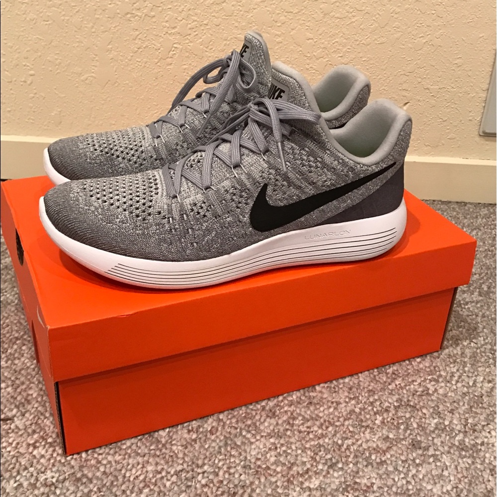 Nike Lunarepic Low Flyknit 2 in Gray