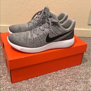 Nike Lunarepic Low Flyknit 2 in Gray