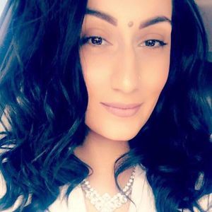 Meet your Posher, Esterina