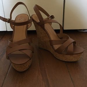 Brown/Tan Wedges!