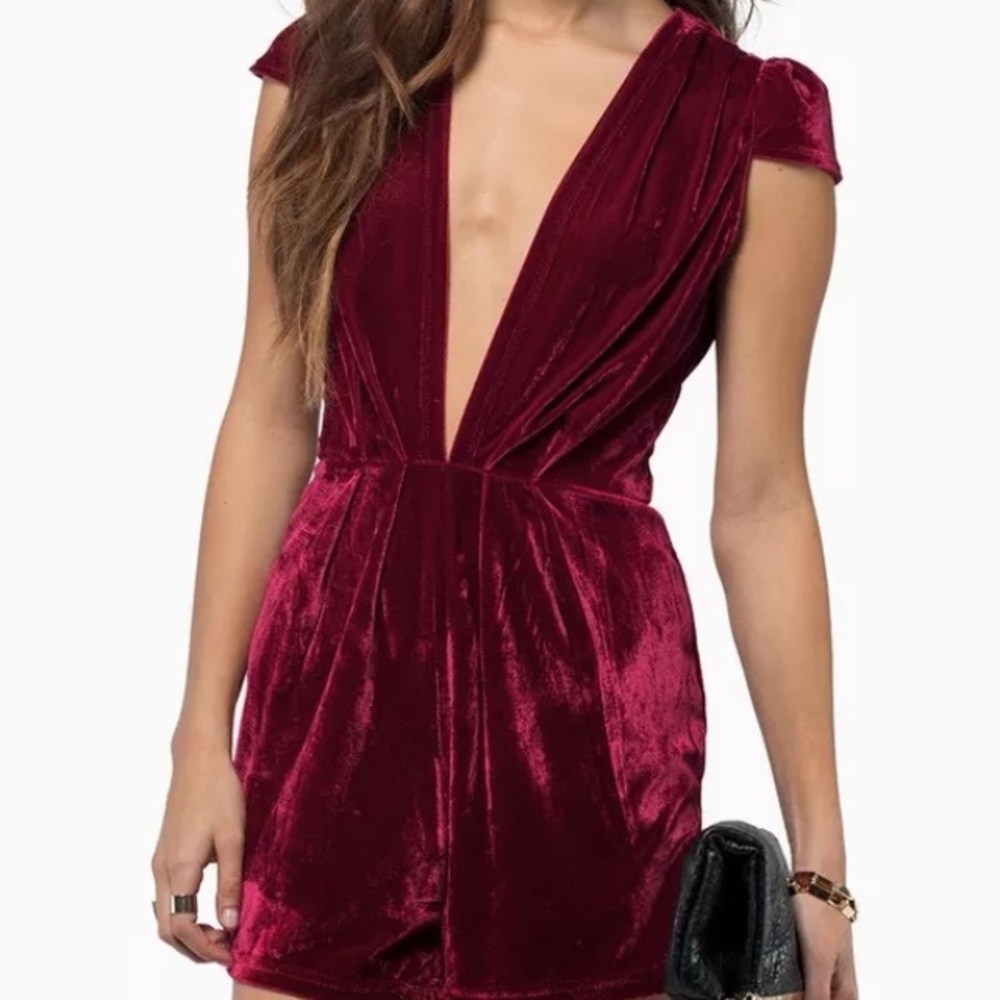 NWOT Tobi "Black As Night" Romper