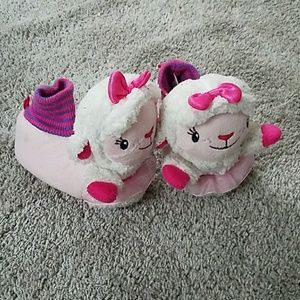 Toddler bed slippers (Doc Mcstuffins)