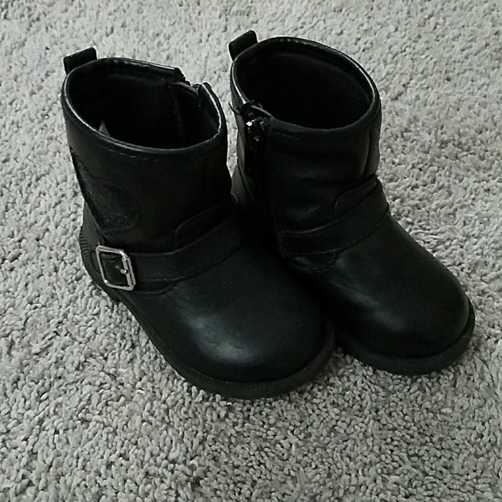 Black toddler boots