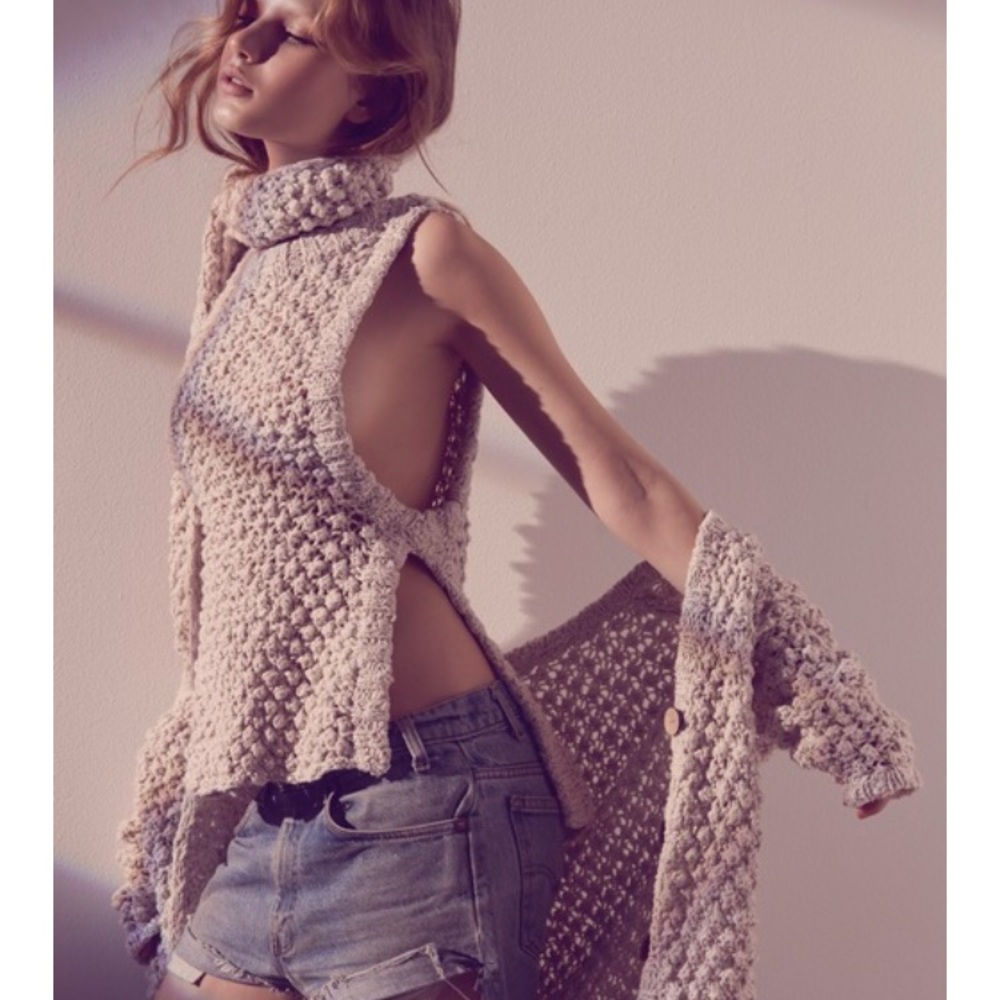 Rare crochet Knit sleeveless